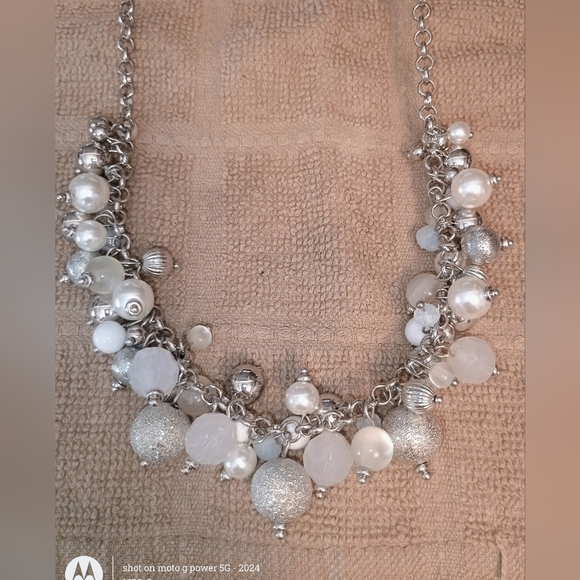 Women's Beautiful Beaded Necklace And Earring Set Brand New With Tags - Picture 3 of 13